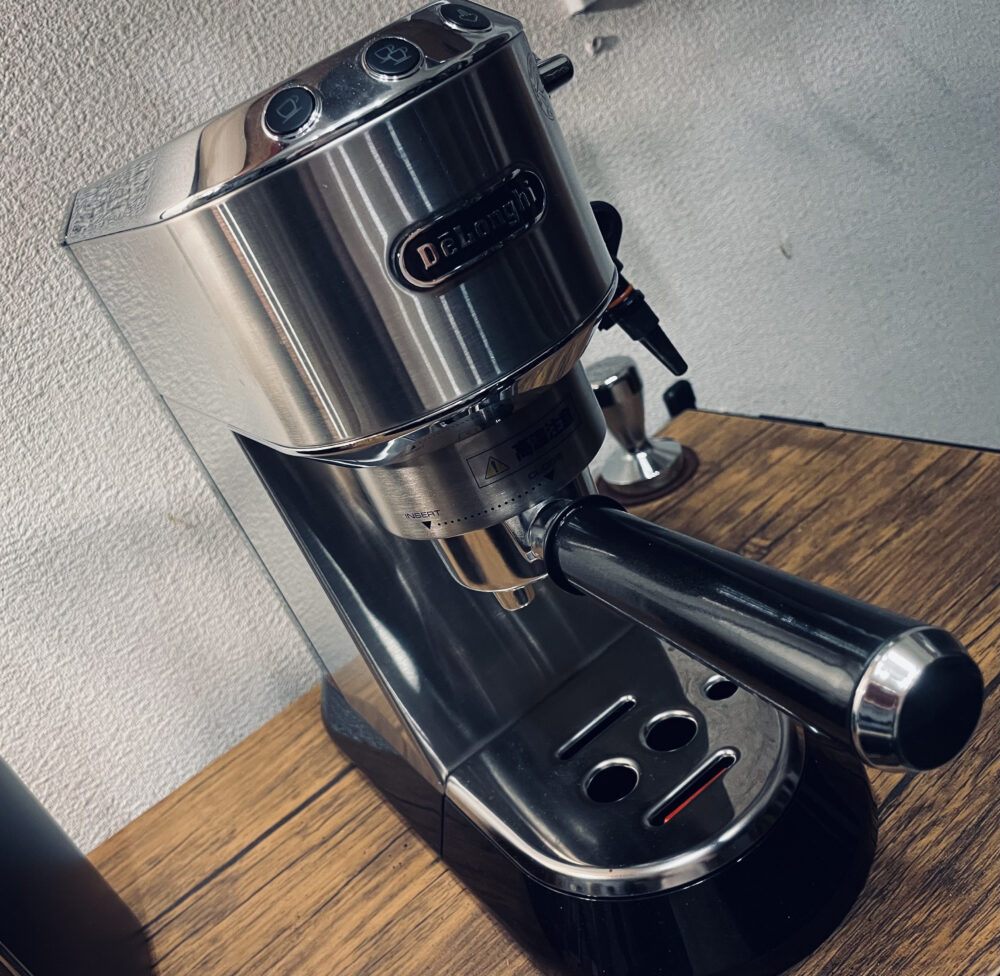 DeLonghi デディカアルテ エスプレッソ・カプチーノメーカー画像にある